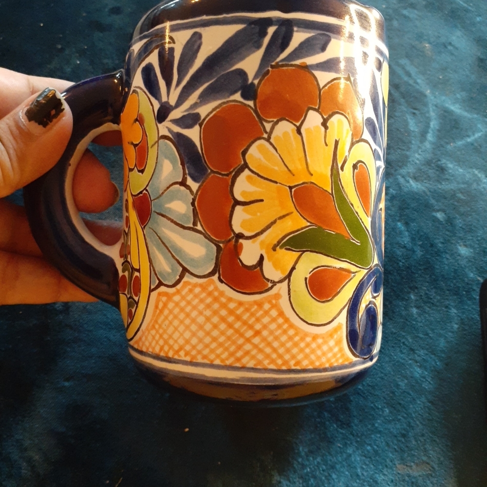 GORGEOUS Talavera Mexican Folk Art 8oz Coffee Mug.